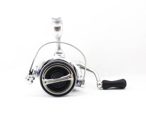 harga reel shimano stradic 2500fi Shimano Reel Spinning Stradic 2500 ST2500FM 2023 (5842)