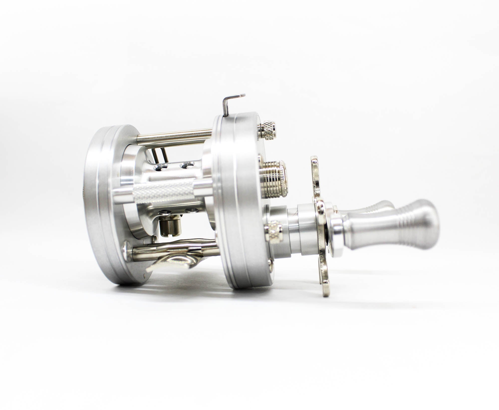 Isuzu Reel Baitcast Direct BC440SSS Right Silver Ash (0847)