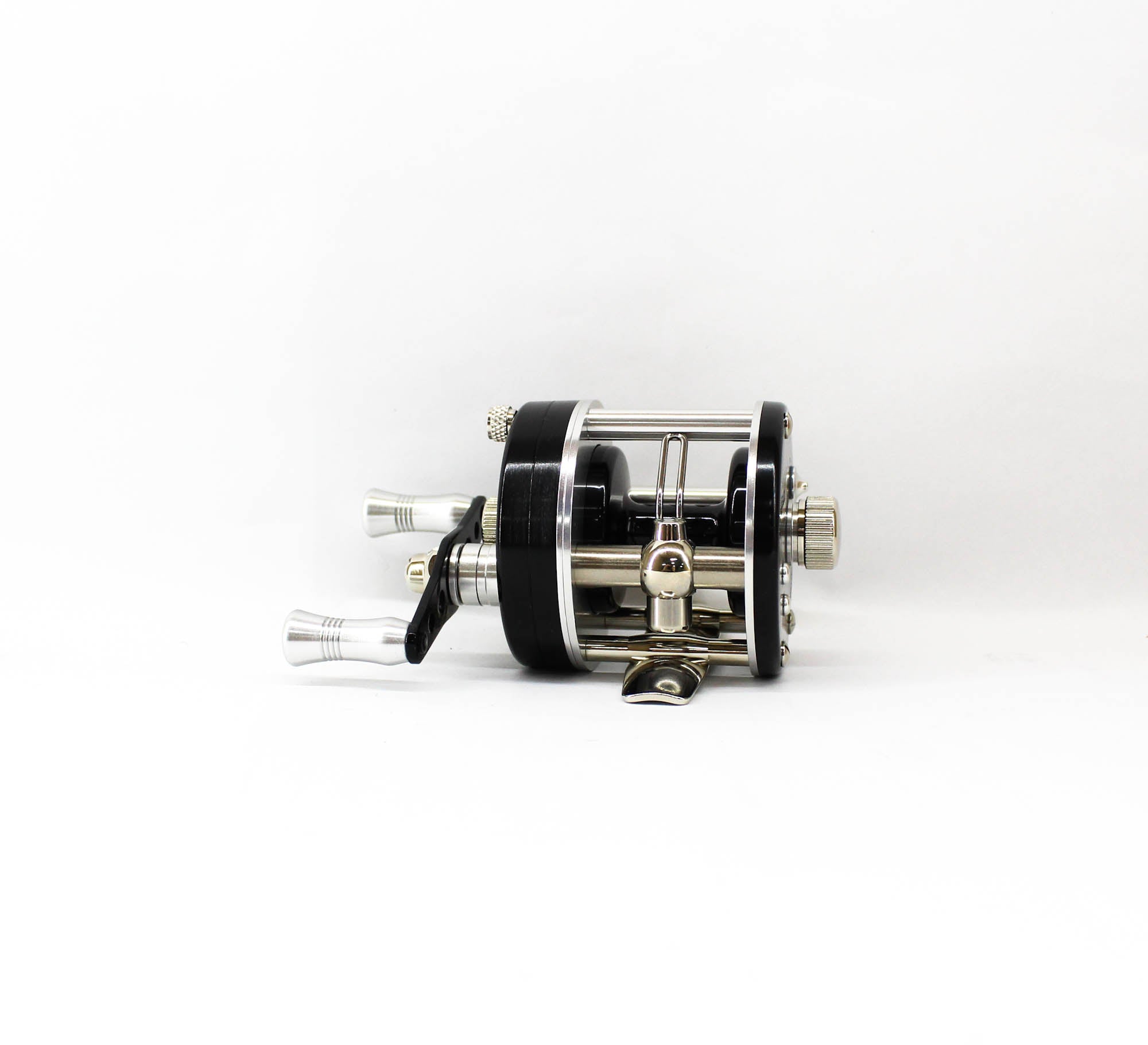 Isuzu Reel Baitcast Direct DD310SSS Right Silver (0953)