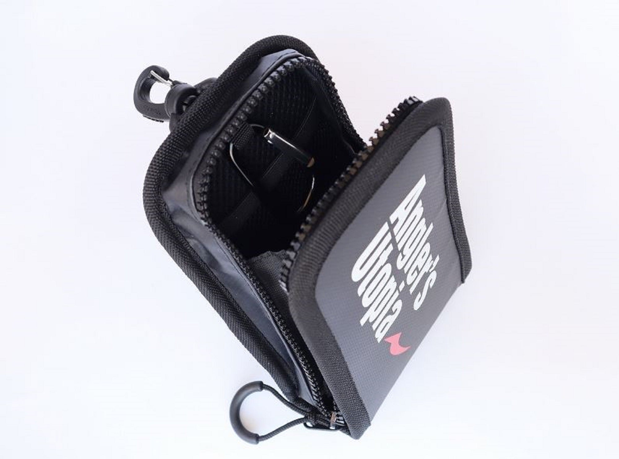 Apia Pouch Hard Black 100 x 170 x 50 mm (1778)