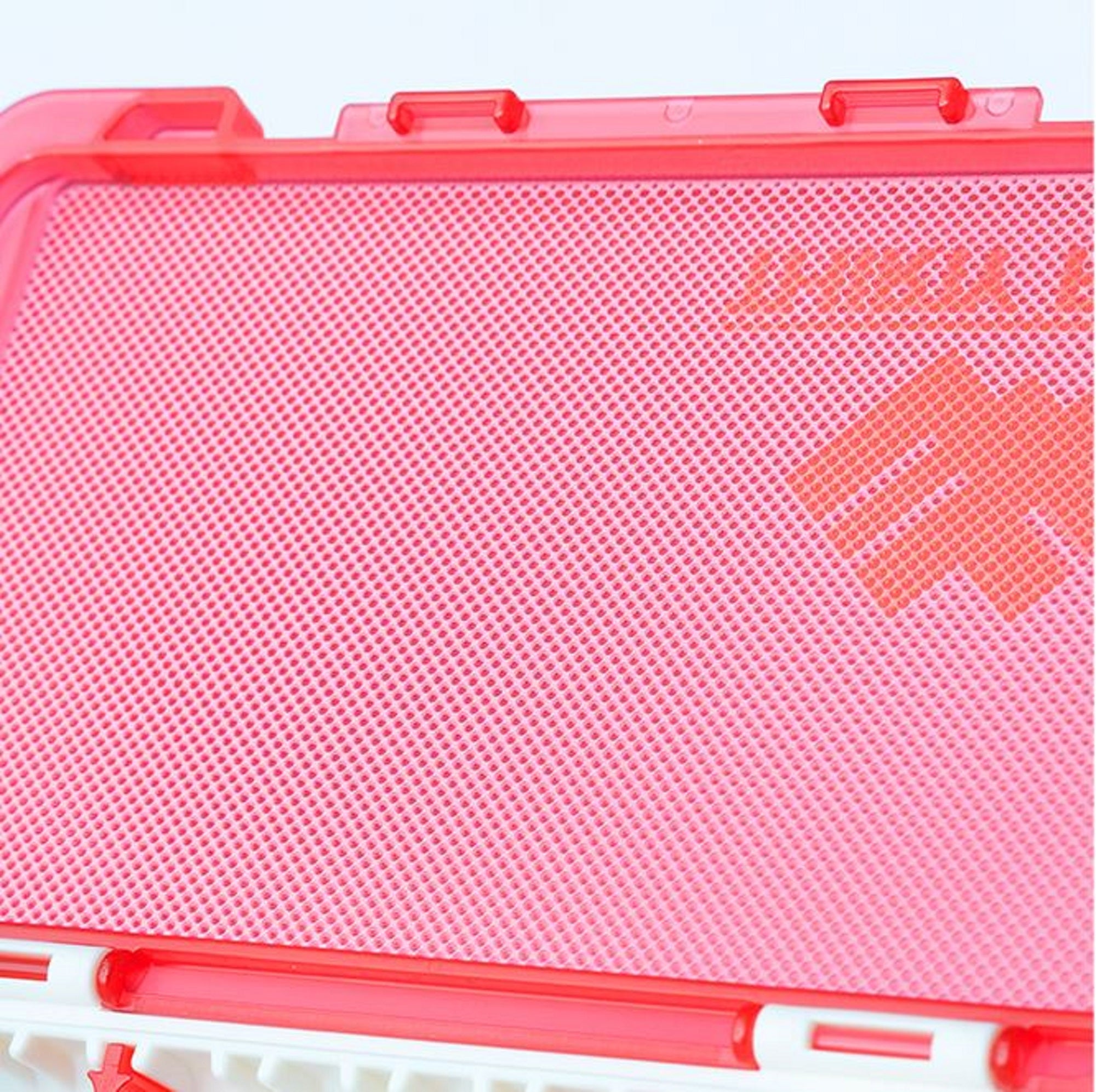 Thirty Four Freely Slim Case Cherry 175 x 105 x 18mm (5844)