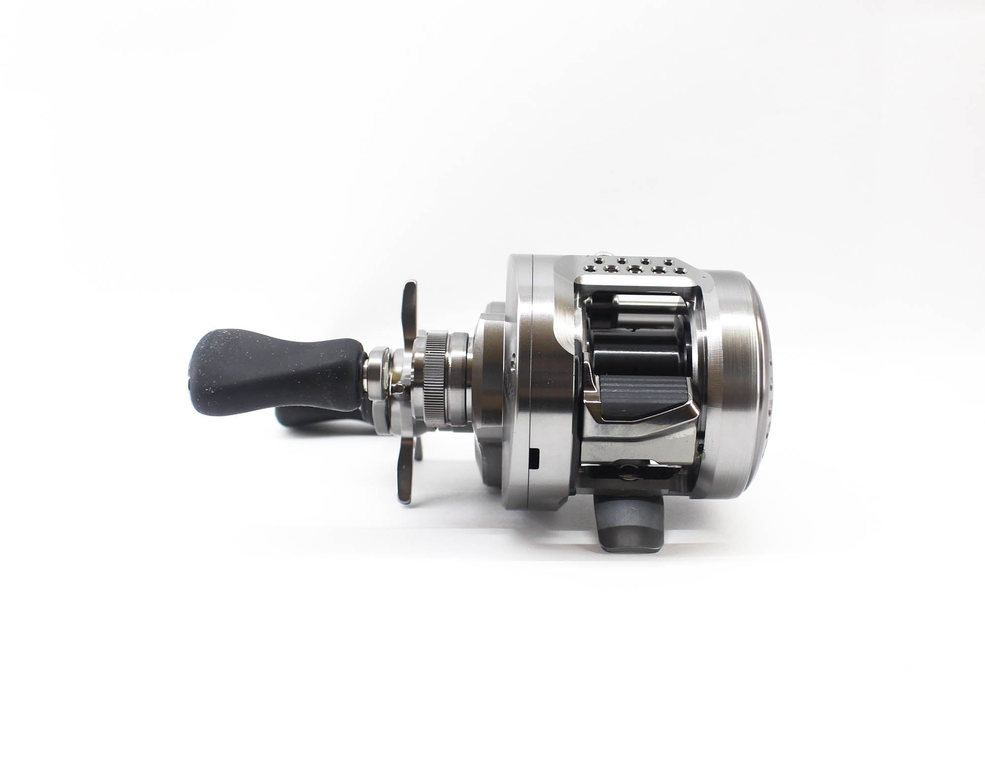 Shimano Reel Baitcast Calcutta Conquest BFS HG Left Hand 2023 (5690)
