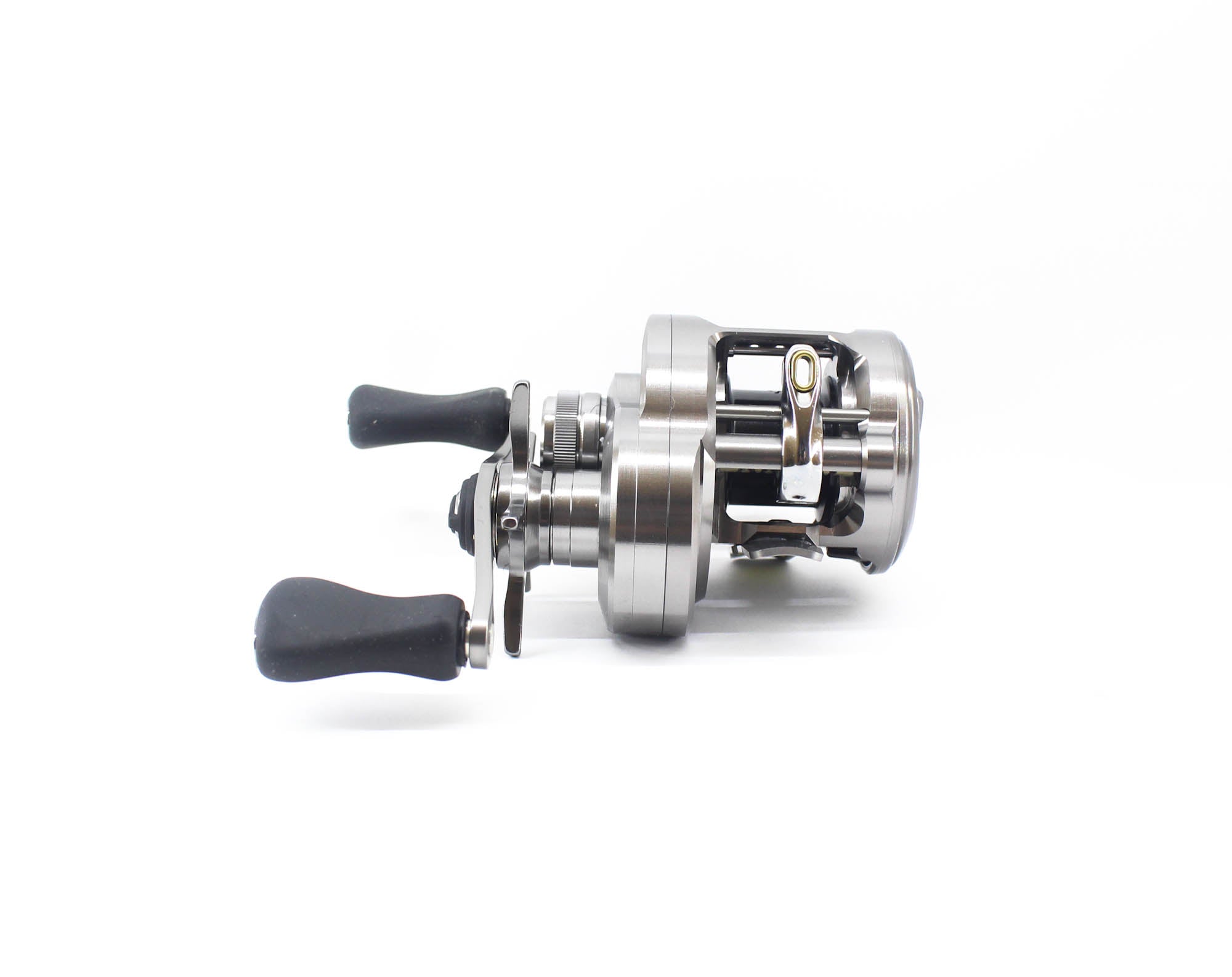 Shimano Reel Baitcast Calcutta Conquest BFS XG Right Hand 2023 (5706)