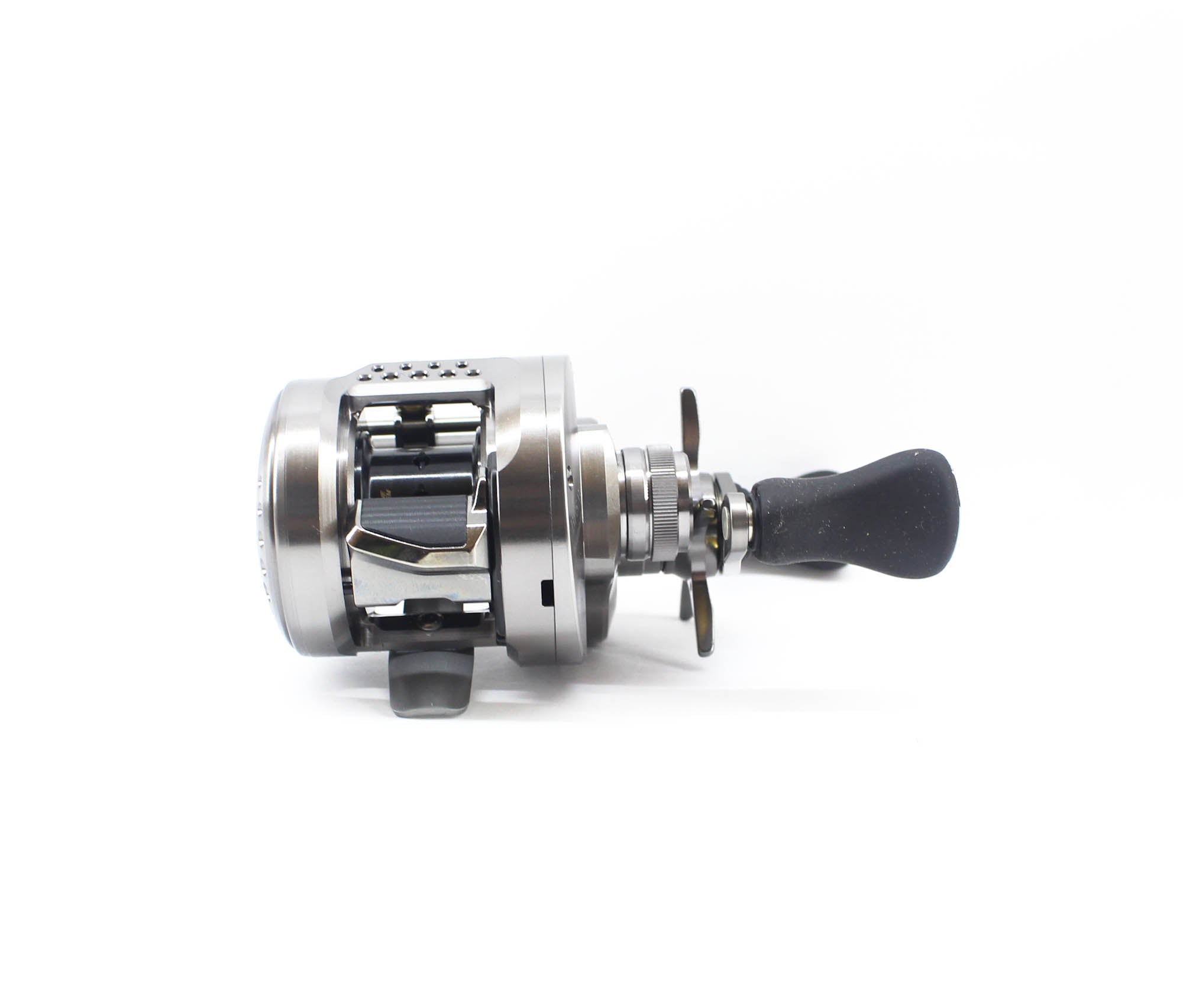 Shimano Reel Baitcast Calcutta Conquest BFS XG Right Hand 2023 (5706)
