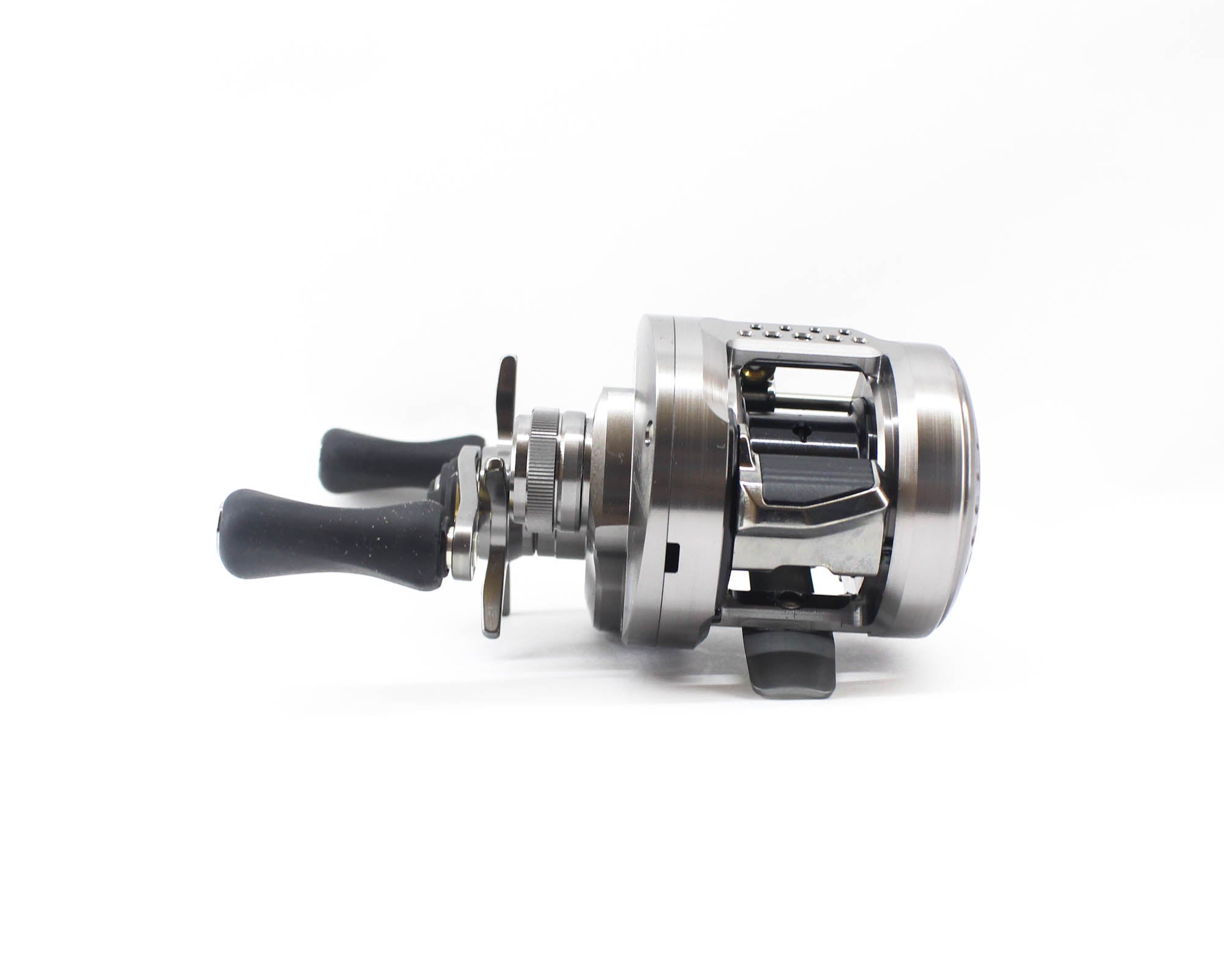 Shimano Reel Baitcast Calcutta Conquest BFS XG Left Hand 2023 (5713)
